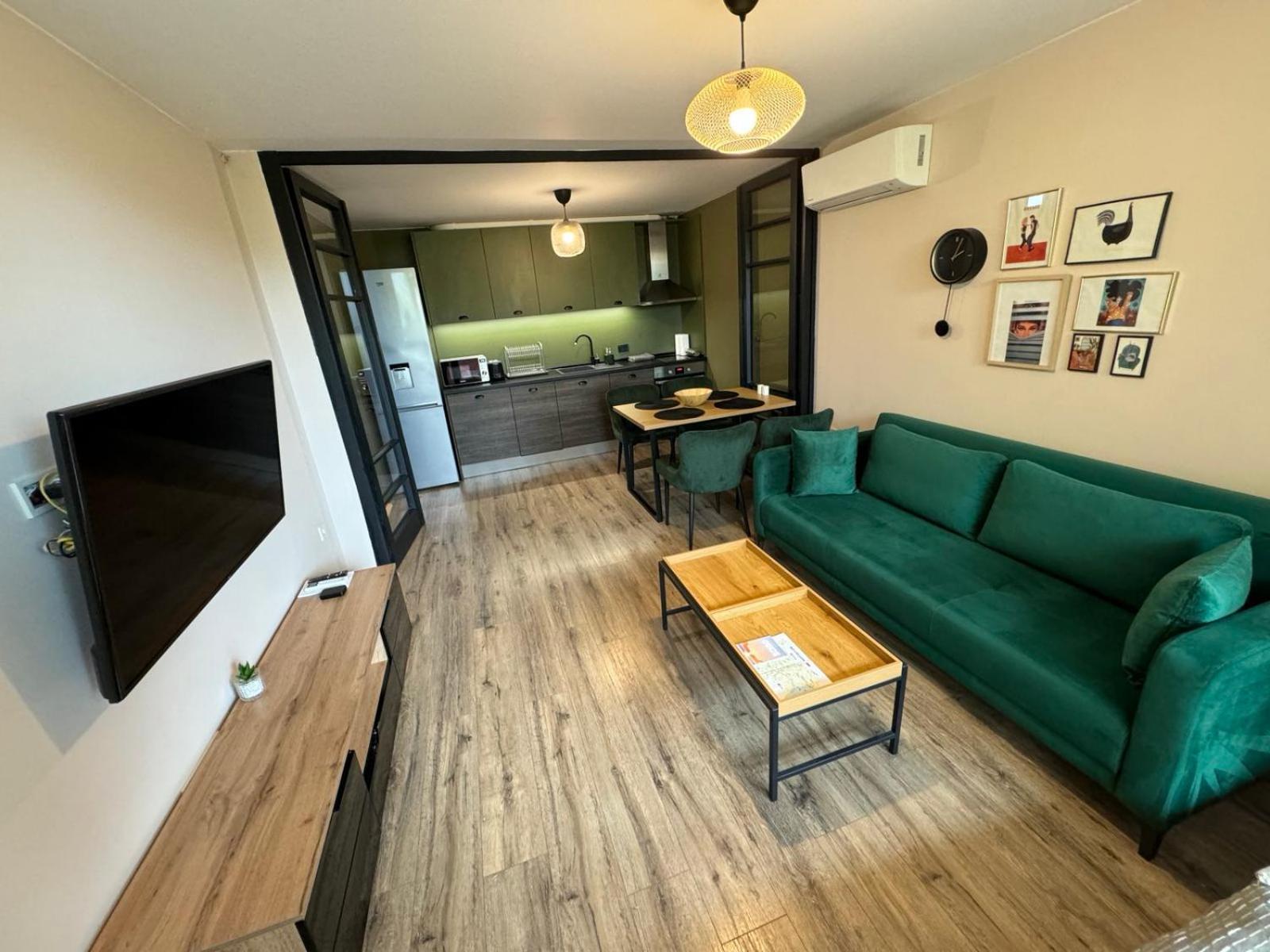 Lovely 1 Bedroom Apartment In The Heart Of Varna Buitenkant foto