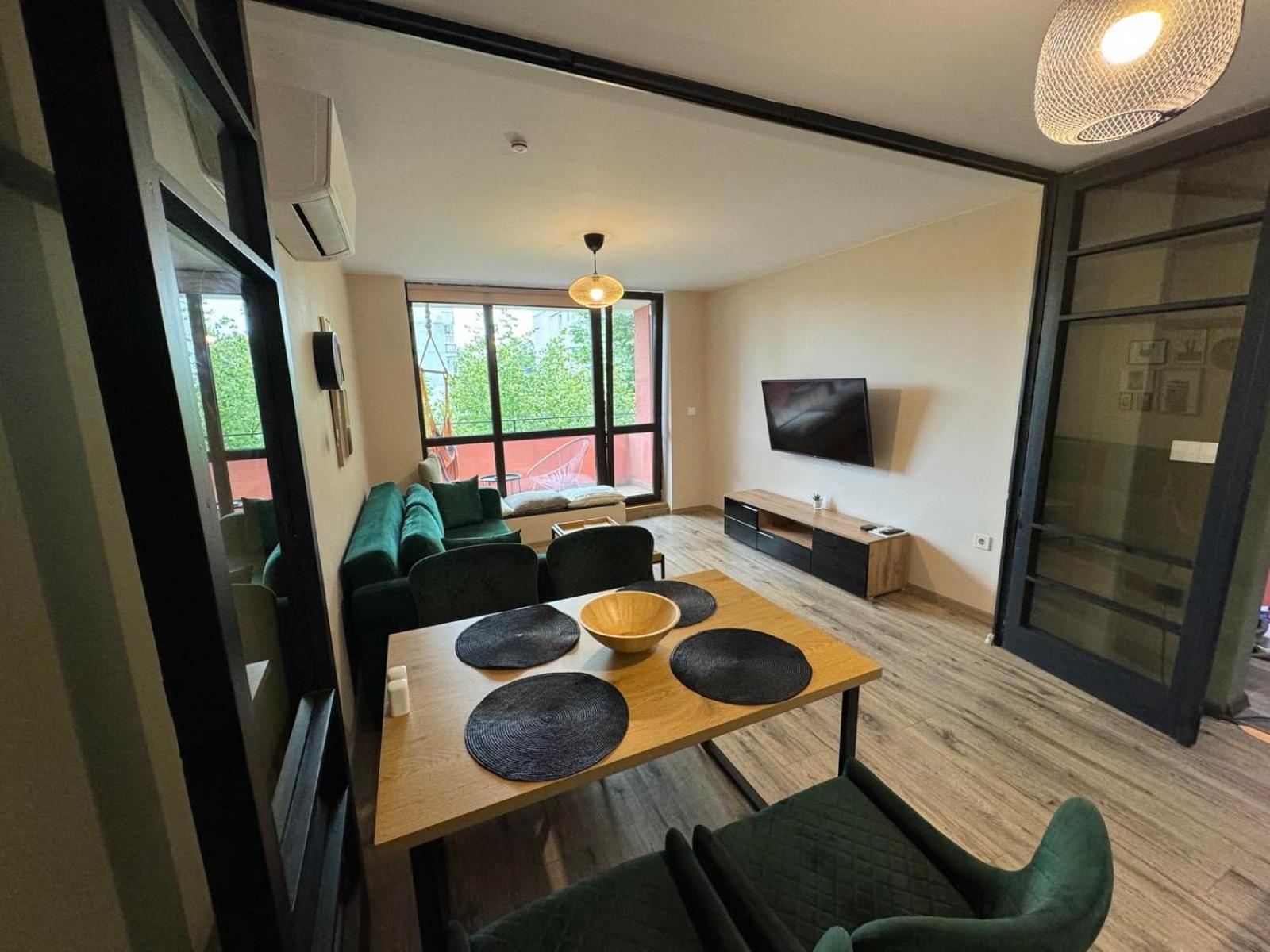 Lovely 1 Bedroom Apartment In The Heart Of Varna Buitenkant foto